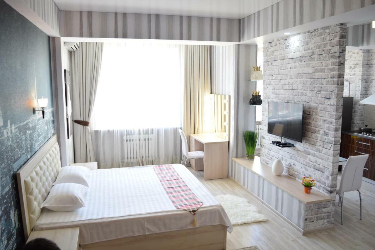Apartment With Good View In The Center Biszkek Zewnętrze zdjęcie