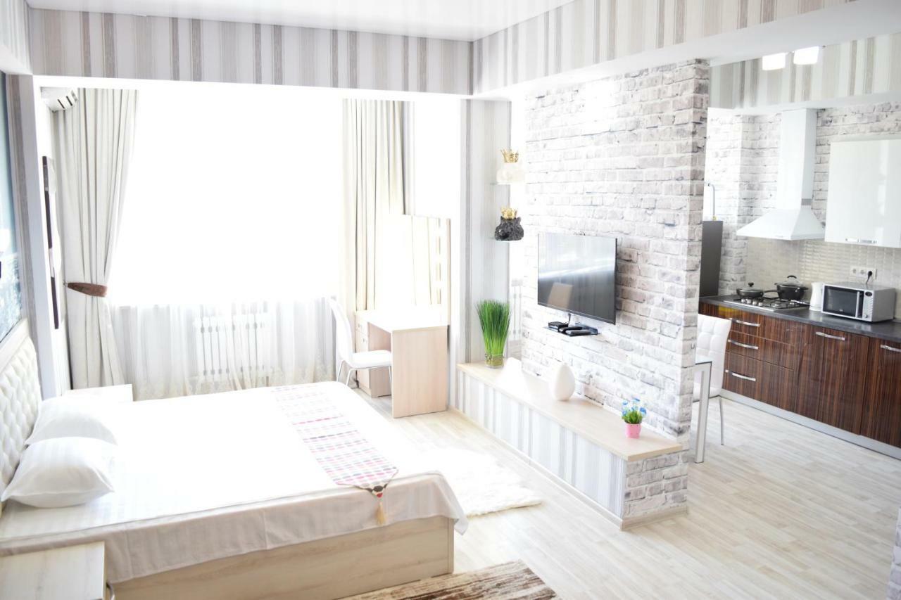 Apartment With Good View In The Center Biszkek Zewnętrze zdjęcie